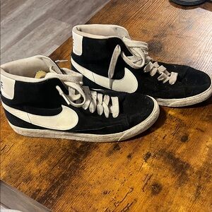 Nike Blazer ‘77 Mid Black Suede
